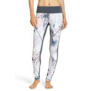 NEW 'Live In - Sutra' Leggings in Purple Daylight